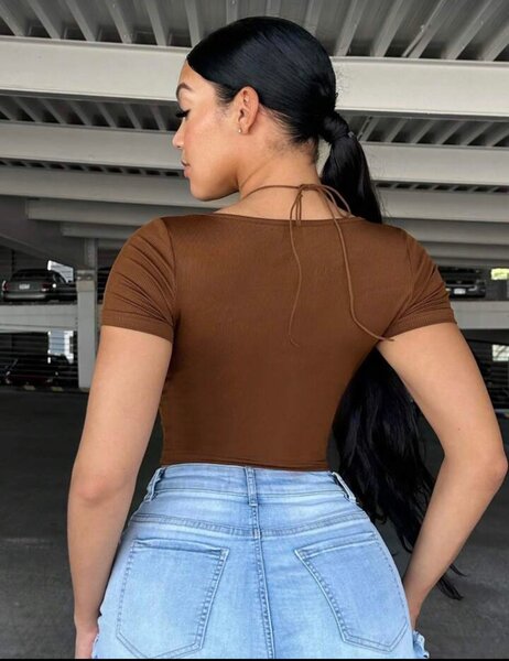 Body hug crop top
