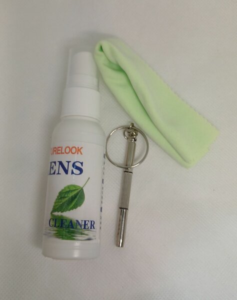 Lens cleaner