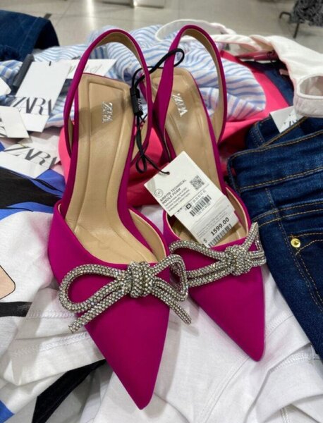 V HEELS
