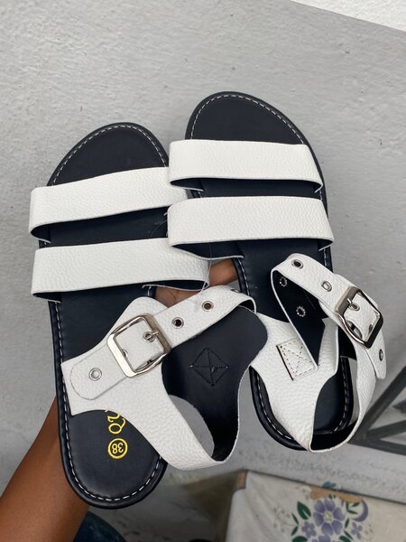 Sandales en cuir blanc