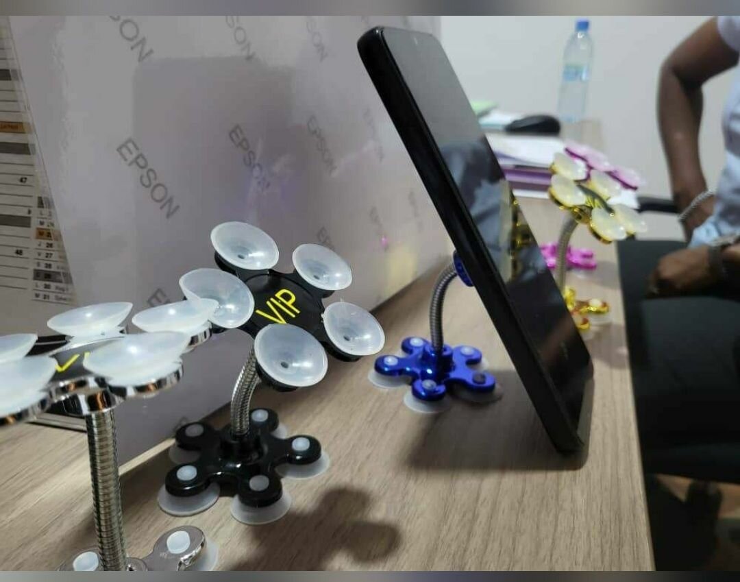 SUPPORT DE TÉLÉPHONE VIP