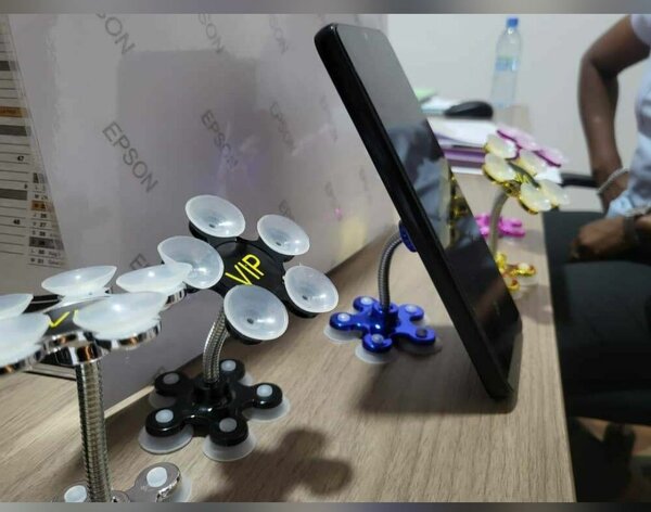 SUPPORT DE TÉLÉPHONE VIP