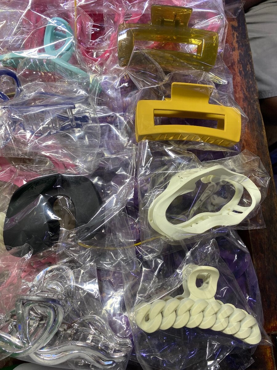 Pinces à cheveux en plastique