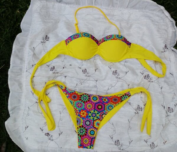 Hot Bikinis