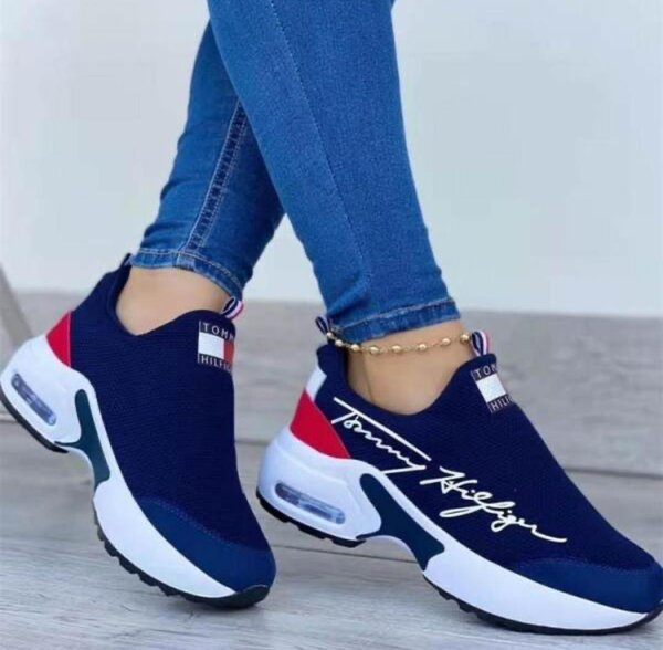 LADIES CASUAL WEAR