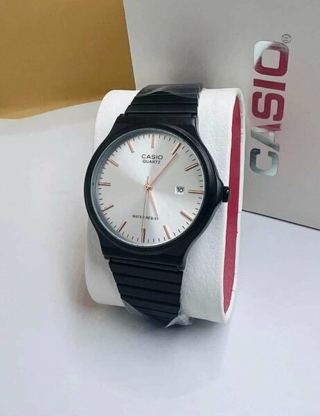 Montre casio mixte original vendu avec le coffret