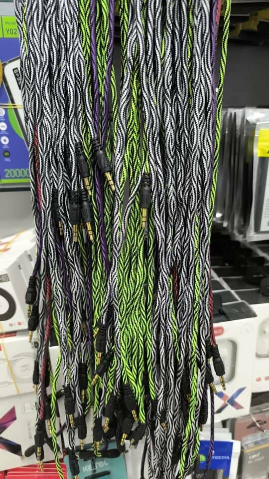 Aux cables