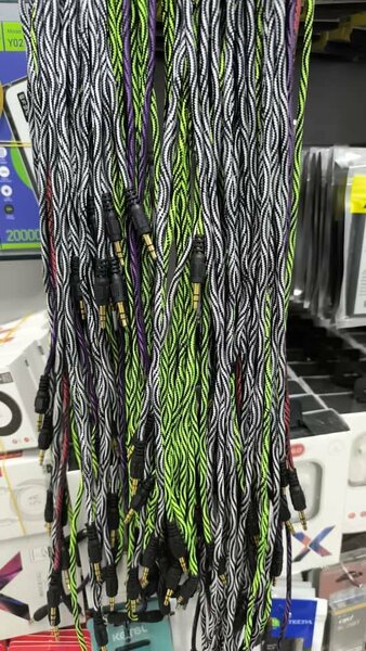 Aux cables