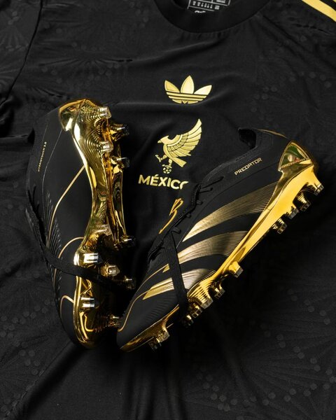 Soccer boots
