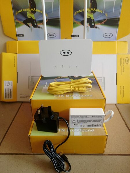 Universal 4G router + Battery