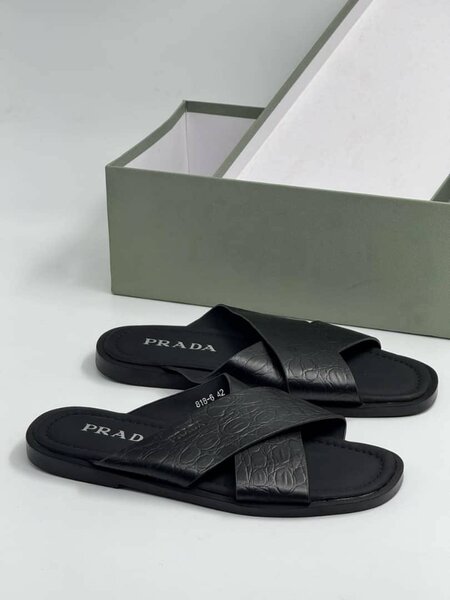 MEN SLIPPERS