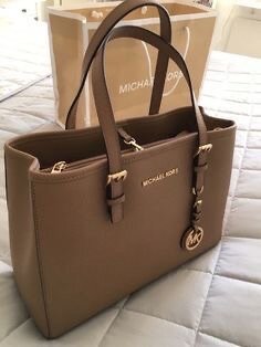 Handheld bag
