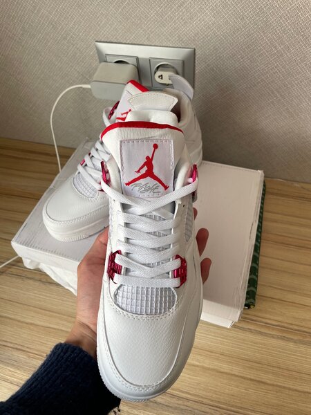 Air Jordan 4