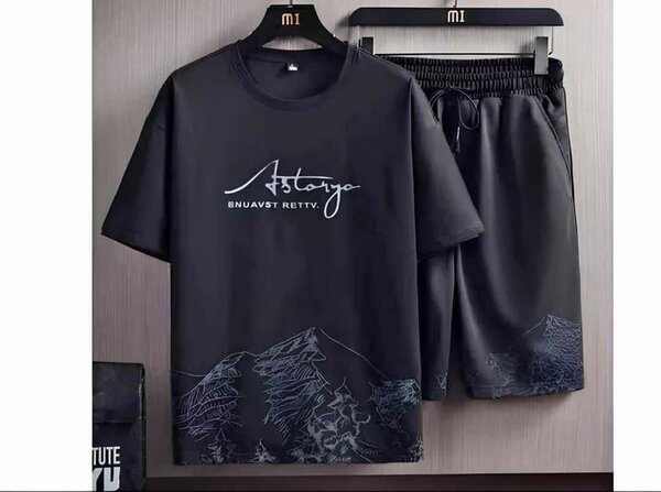 Ensemble t-shirt et short noir
