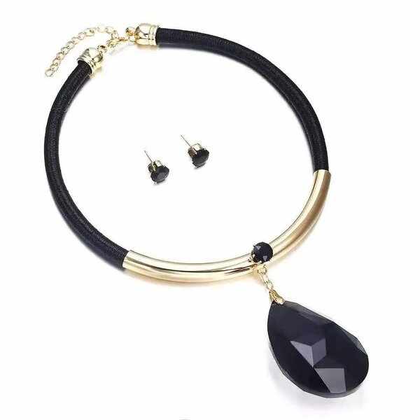 Ladies necklace