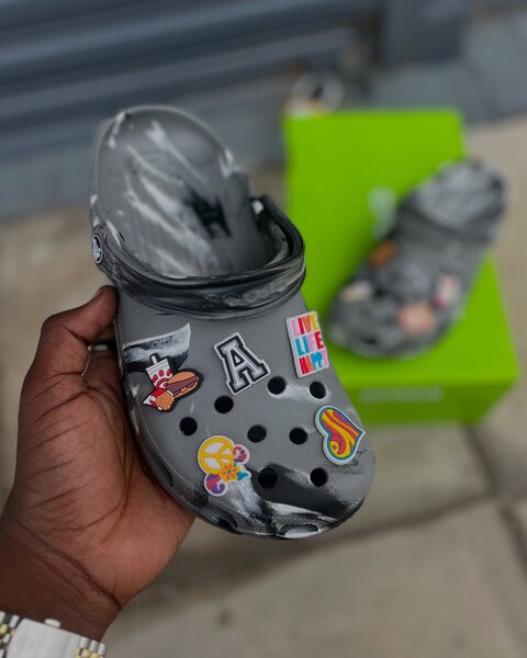 ICONIC MARBLE CROCS