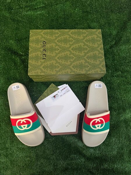 Tongs de luxe Gucci