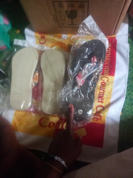 Ladies slippers