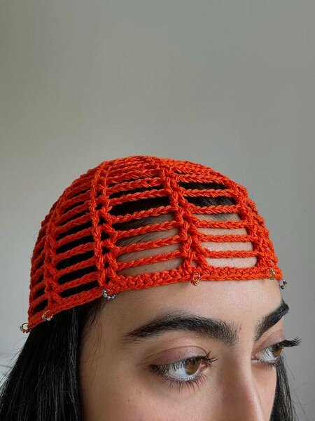 Bonnette en crochet rouge