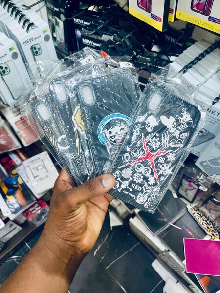 iPhone black cases