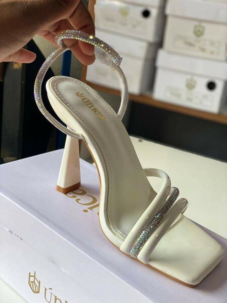 Ladoes heels