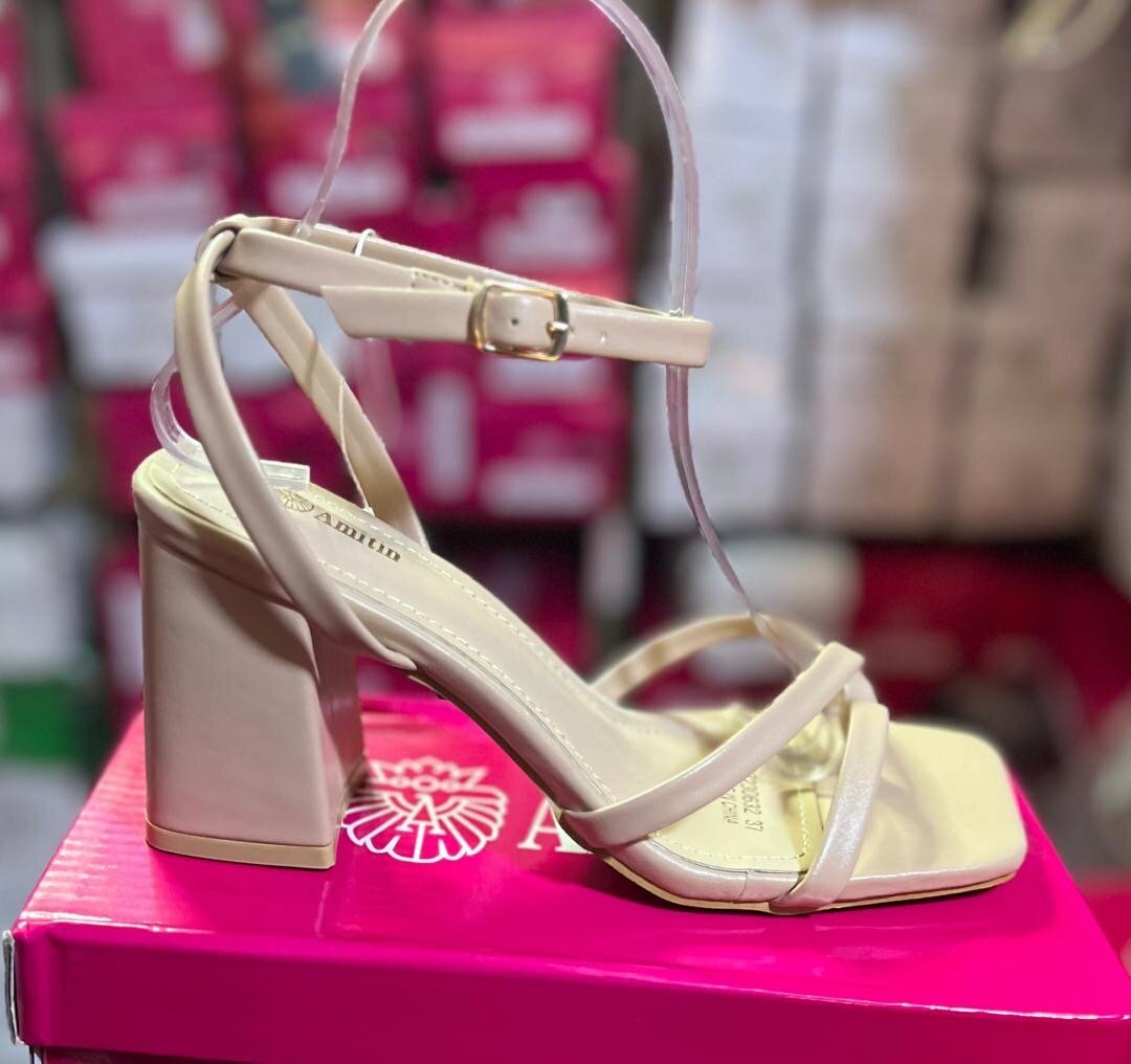 Chic mules
