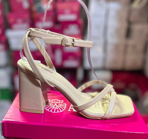 Chic mules