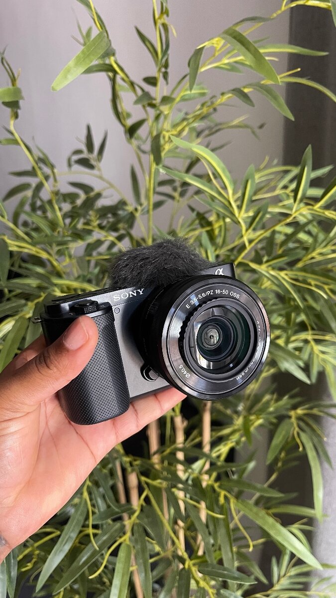 Sony ZV  E10