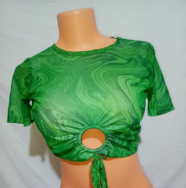 Beautiful green crop top(S)