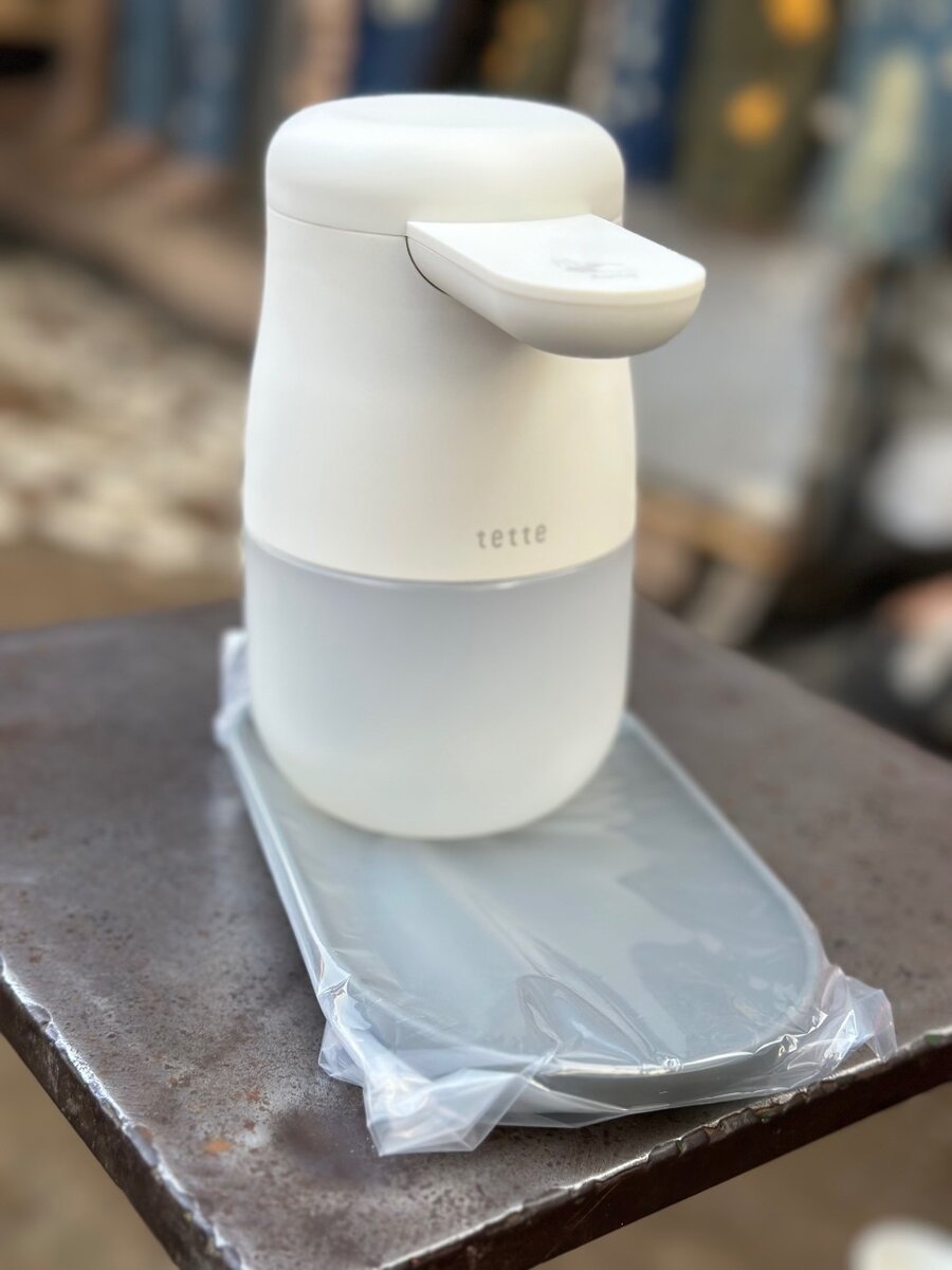 Gel main automatique