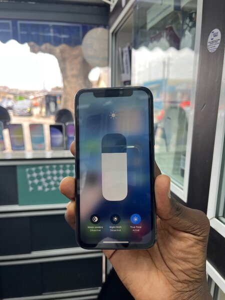 IPHONE 11 PRO 64GO