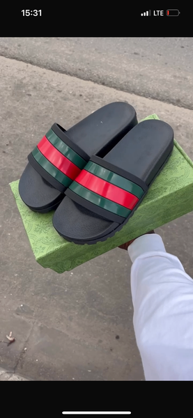 Claquettes élégantes GUCCI
