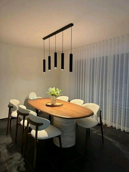 Table à manger moderne en bois