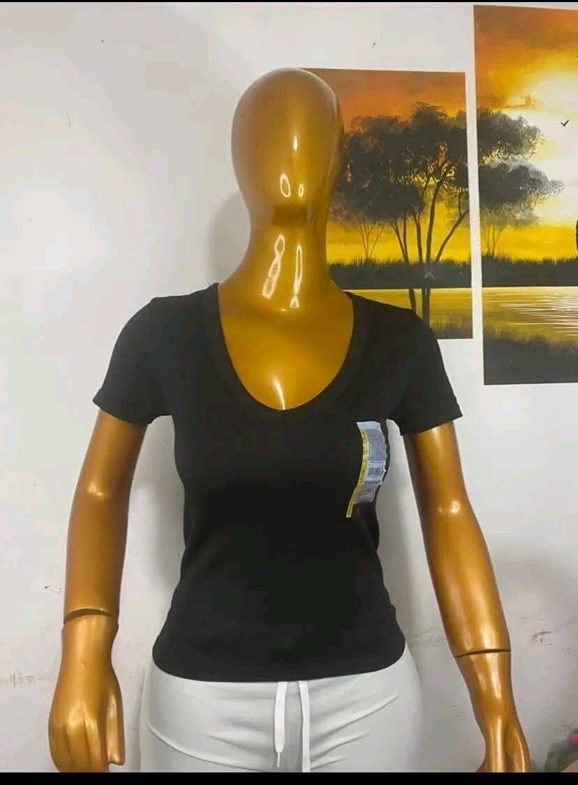 Top col V féminin