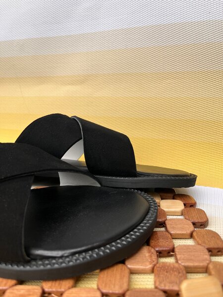 Suede slippers