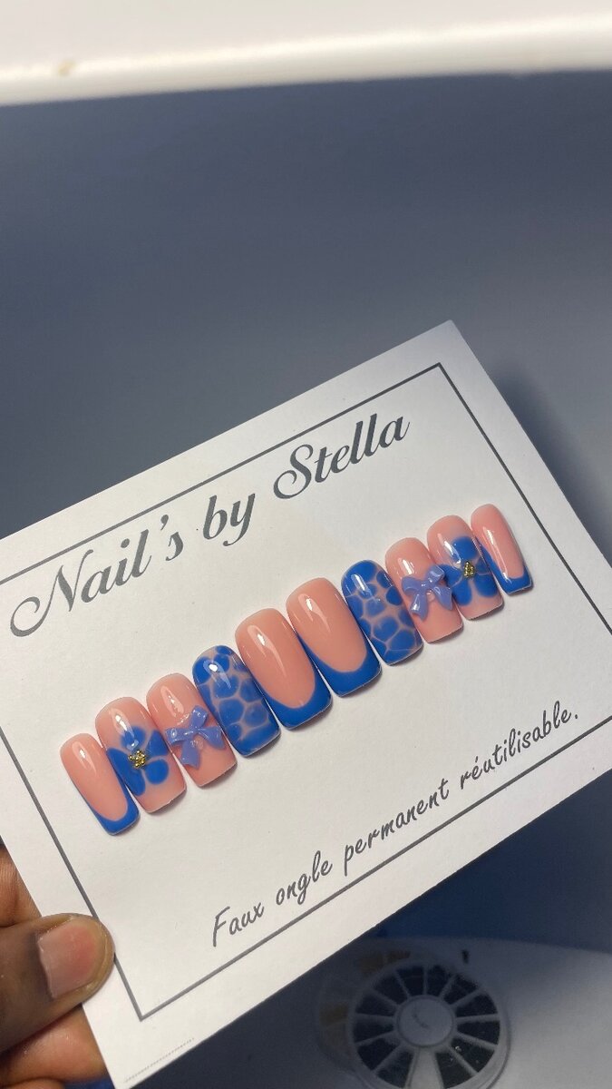 Press on nails