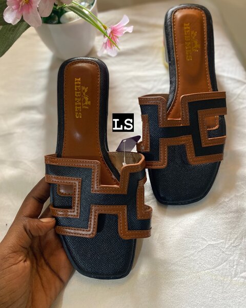 Ladies slippers