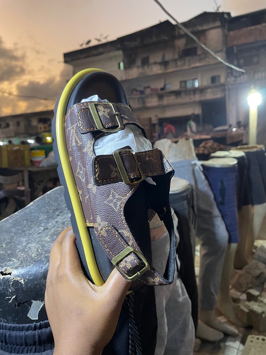 Sandales fermées homme