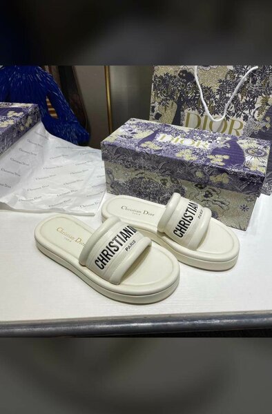 Dior Women Slippers/Flip-flops/Sandals