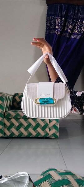 Sac à main élégant blanc