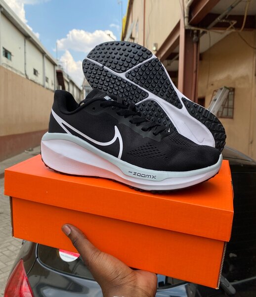 Nike Vomero 17x