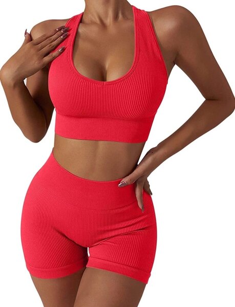 Ensemble top