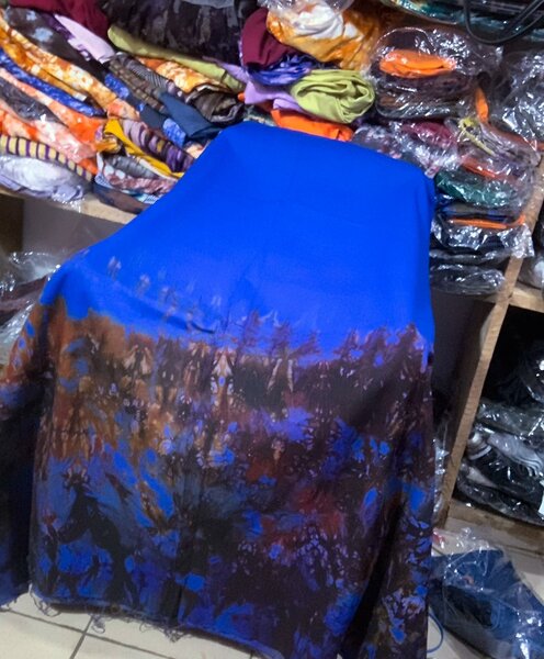 distingué bleu