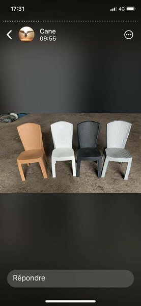 Ensemble table et chaises extérieures