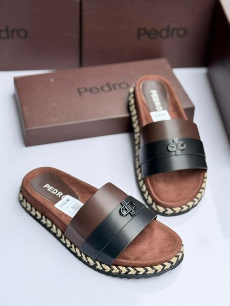 Gucci slippers