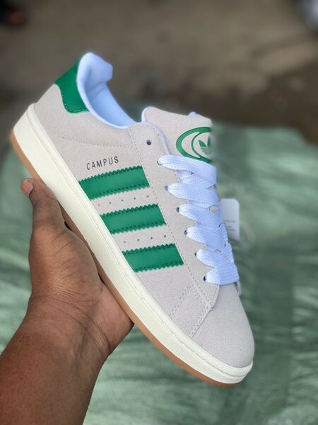 Chaussures Adidas