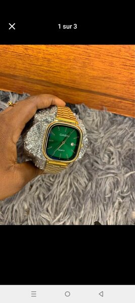 Montre luxe dorée