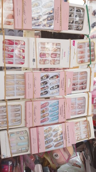 Press-on nails