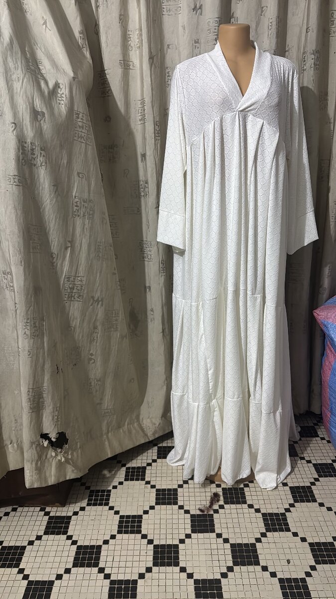 Robe longue élégante en blanc