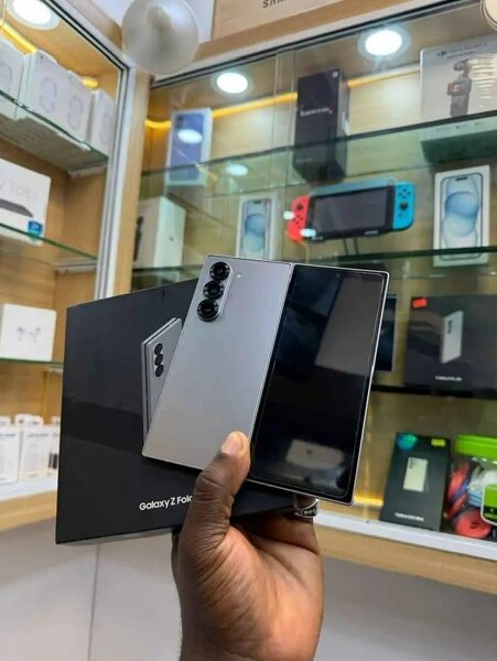 Samsung Galaxy Z Fold 4G